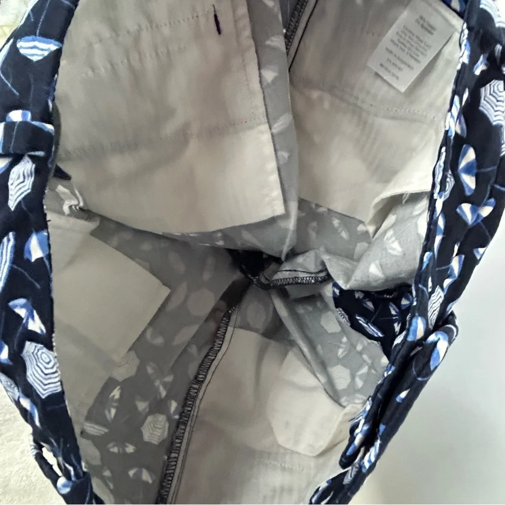 Talbots Petites Dark Blue with Umbrellas‎ Bermuda Shorts 6P